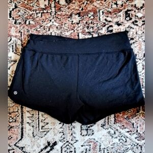 Lululemon cross waist shorts
